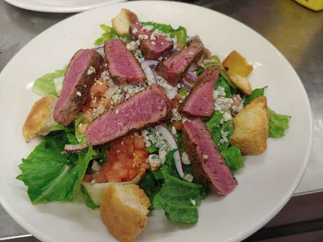 BLACK ‘N’ BLUE STEAK SALAD